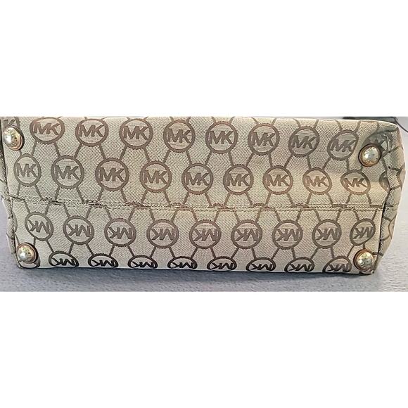 Michael Kors MK Beige & Brown Tote – Classic Shoulder Bag – Tons of Pockets - Picture 4 of 16